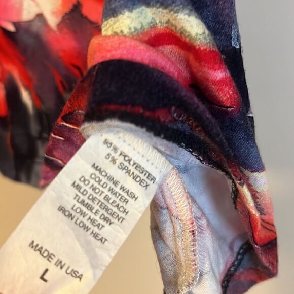 Tropical Print Blouse Size: L - Picture 7 of 7